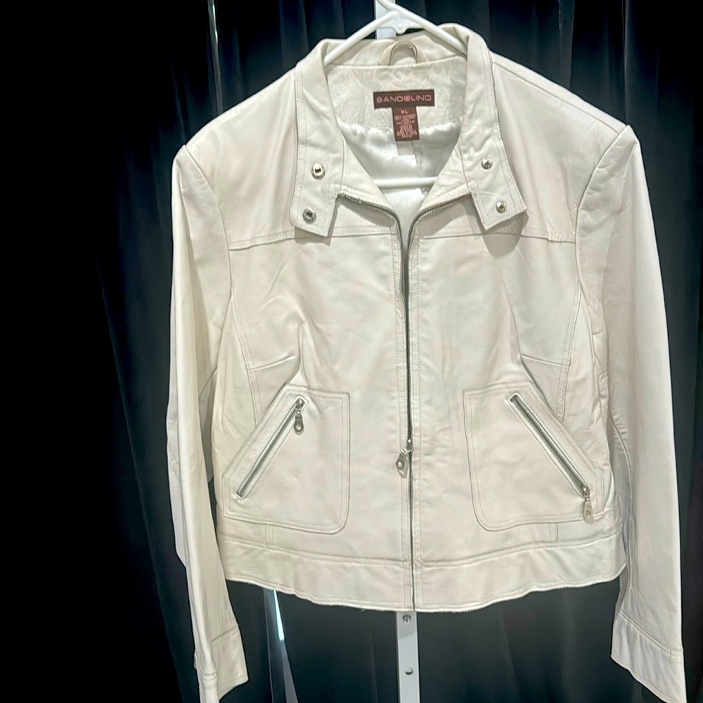COPY - White 100% leather women’s jacket  size extra large USED